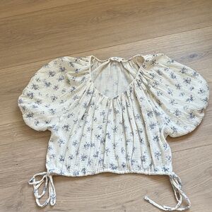 Elegant Floral Puff Sleeve Blouse